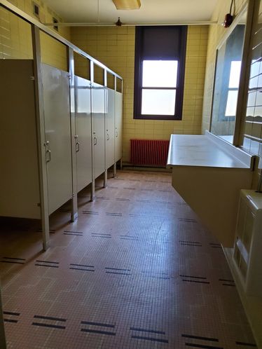 306 Jefferson St , Newell, WV 26050
